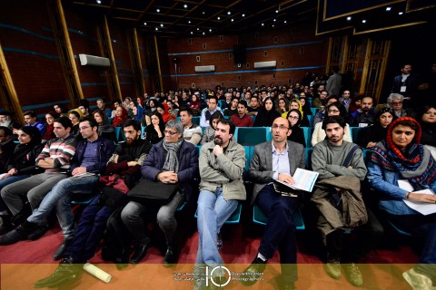 سخنرانی محمد سعيد قاضي زاهدي ( سعيد زاهدي ) مدیر و کارشناس بازیابی اطلاعات شرکت رسانه افزار در همایش ده روز با عکاسان ایران با موضوع ذخیره و بازیابی اطلاعات در دنیای تصاویر دیجیتال